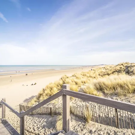 In By The Beach, Cleaning Included Lägenhet