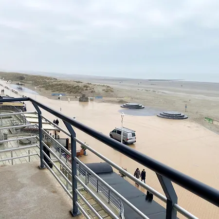 In By The Beach, Cleaning Included Apartment *