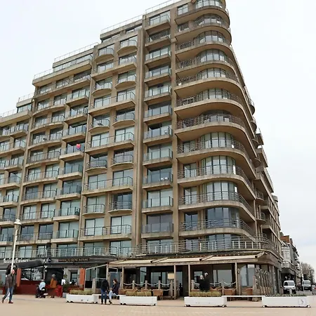 Apartment In By The Beach, Cleaning Included *
